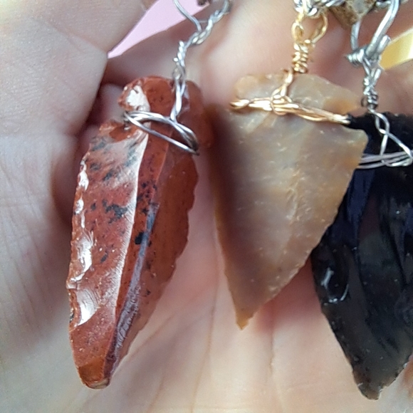 Handmade authentic native American arrowhead necklace on chain! 5 color choices - Picture 3 of 10